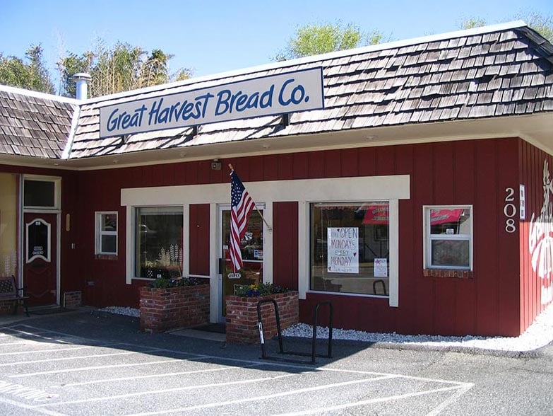Photo of the exterior of the Annapolis, MD, Great Harvest bakery