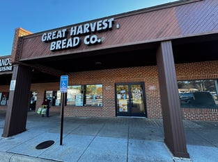 Outside photo of the Burke, VA, Great Harvest building.