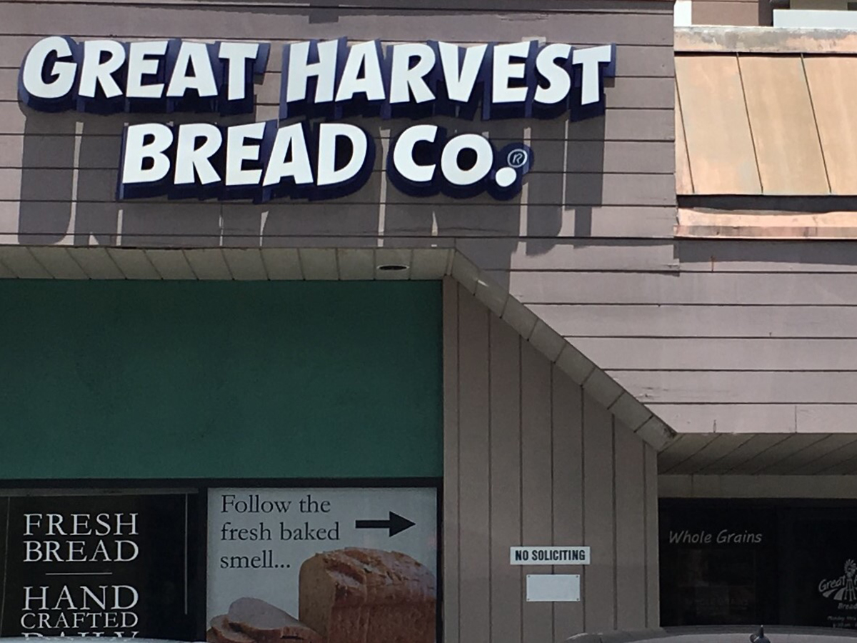 Great Harvest Honolulu storefront